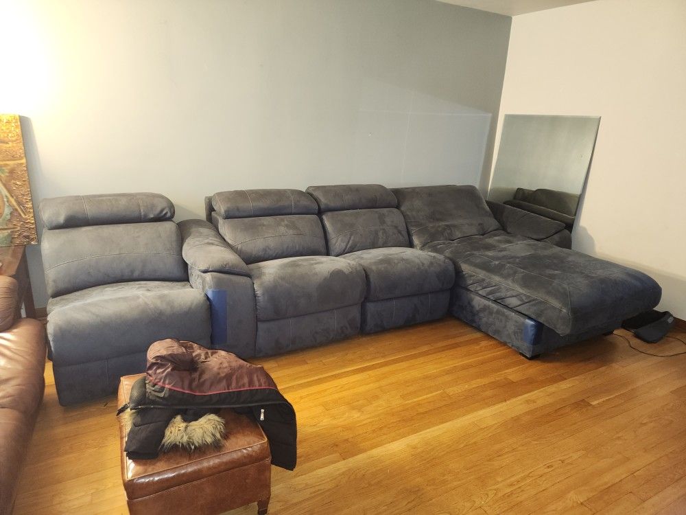 Comfy Reclining Sofa 