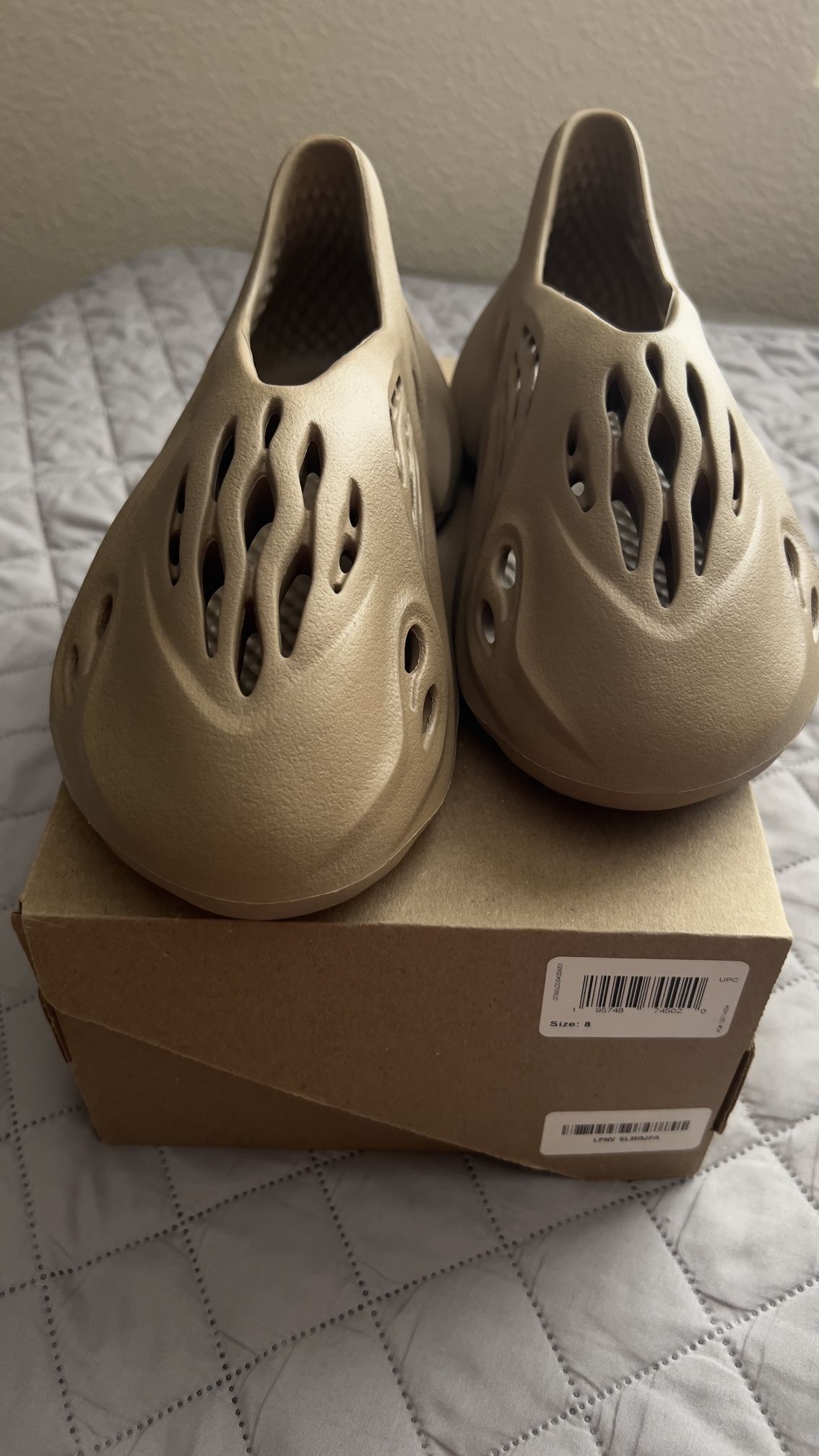 Yeezy Foam RNR ( Clay Taupe)