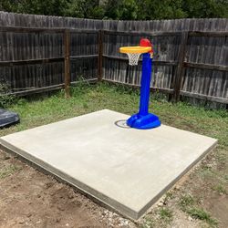 Outdoor Shed  Concrete 10’x10’