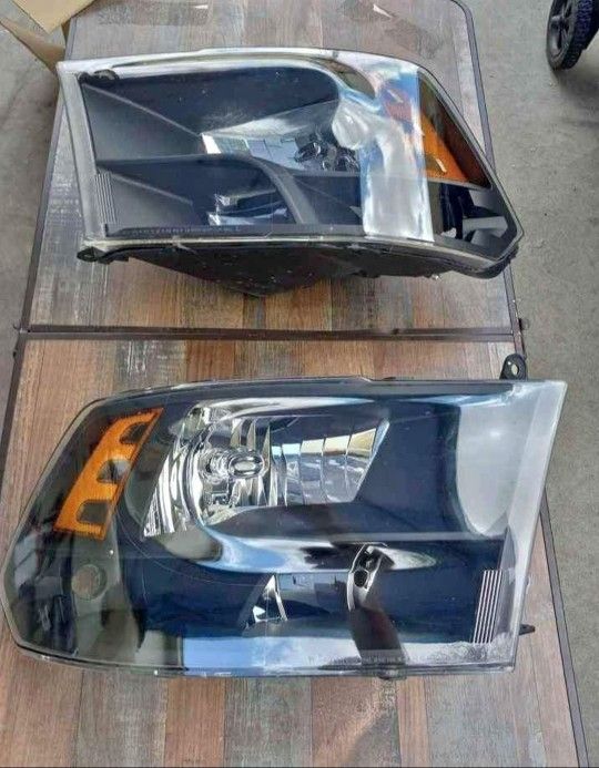 09-18 RAM Headlights Faros Calaveras Micas Luces