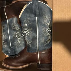 Cavender’s cowboy boots.