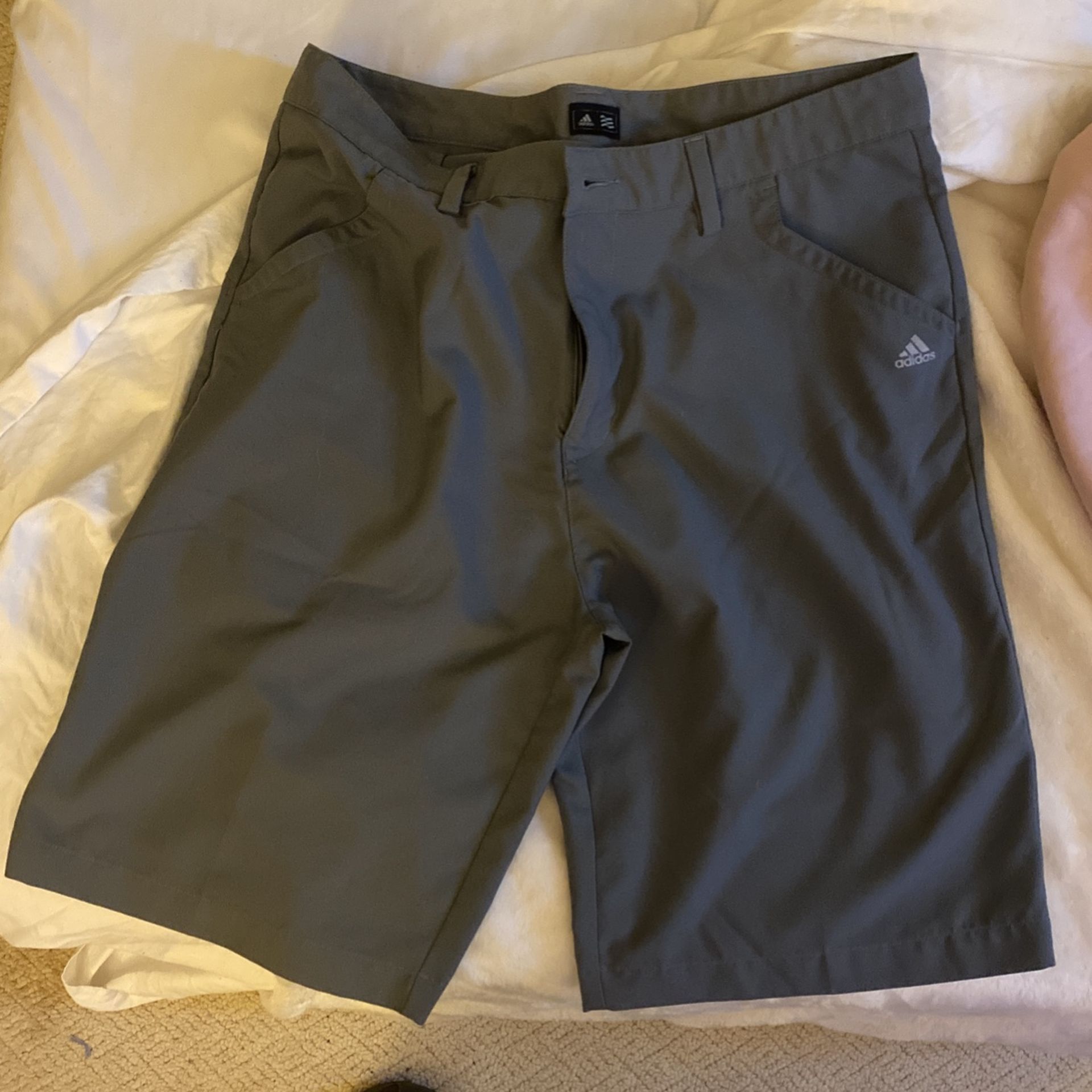 Adidas Golf Shorts Sz 32 - Like New 