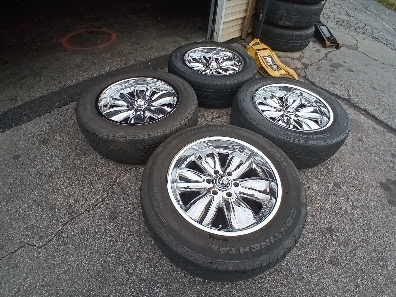 4 wheels end tires Chevrolet Silverado suburban Nissan Taitan 6 lug rin 20