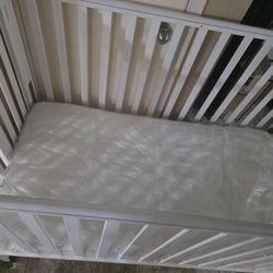 HEAVY DUTY BABY CRIB eith MATTRESS IN Plastic