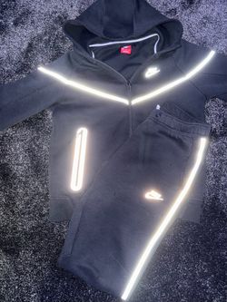 Nike tech reflective set size M
