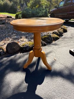 Solid oak end table