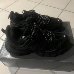 DESIGNER SHOE