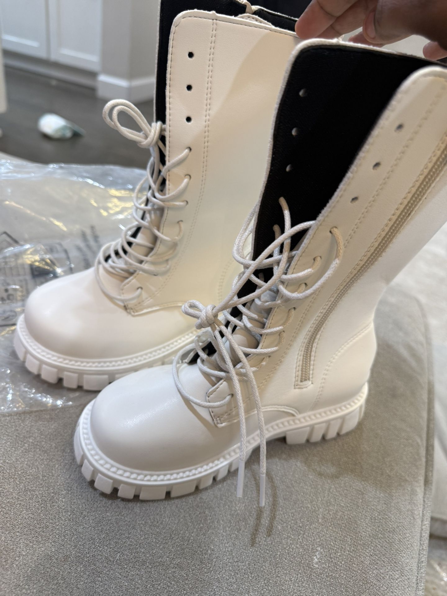 Huntrix White Boots 