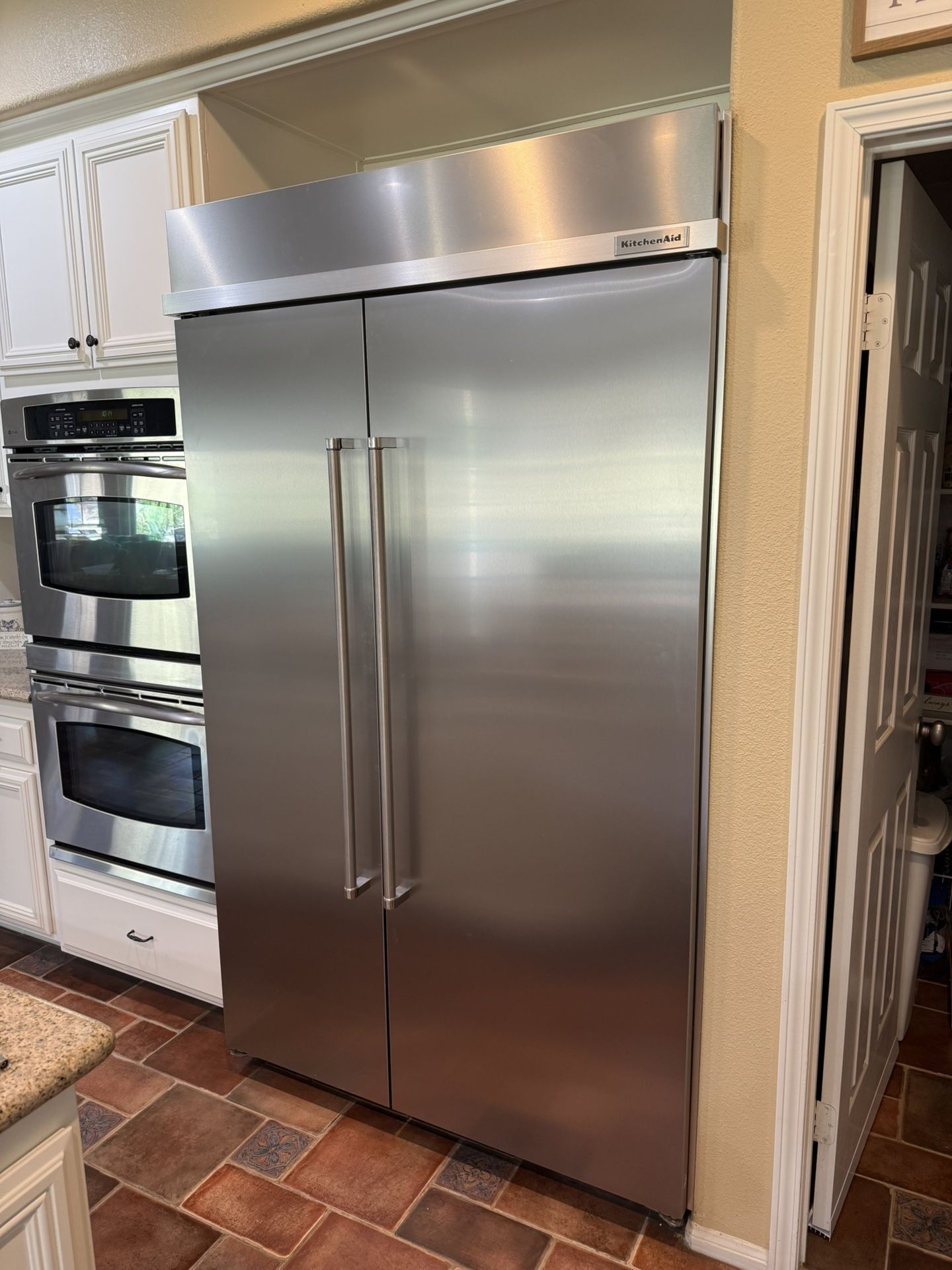 48” Kitchenaid Refrigerator With Ice Dispenser