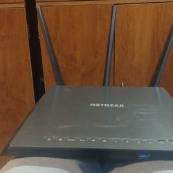 Wi-Fi Netgear R7000 Nighthawk Router Mesh Extender Like New