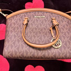 New Michael Kors Bag Brown And Tan Color Pretty Good Size