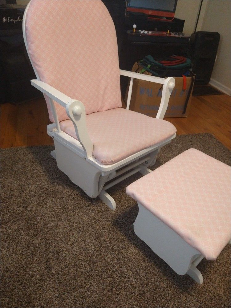 Rocking Chair For Nursery Room