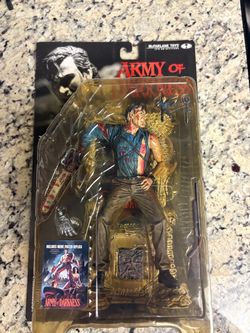 Ash Army of Darkness Evil Dead McFarlane Figure in box