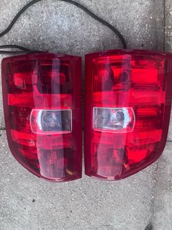 2008 Chevy Silverado Tail Light assembly