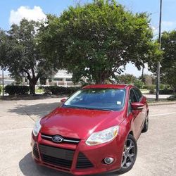 2014 Ford Focus SE Loaded!!! Very Clean!!!!
