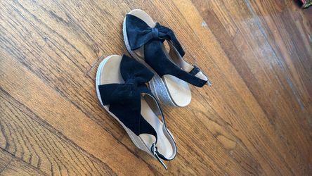 UGG Black Espadrille Wedge Sandals – Women’s Size 5 – $35 OBO