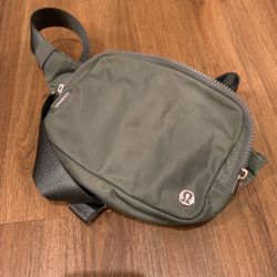 Lululemon crossbody Bag