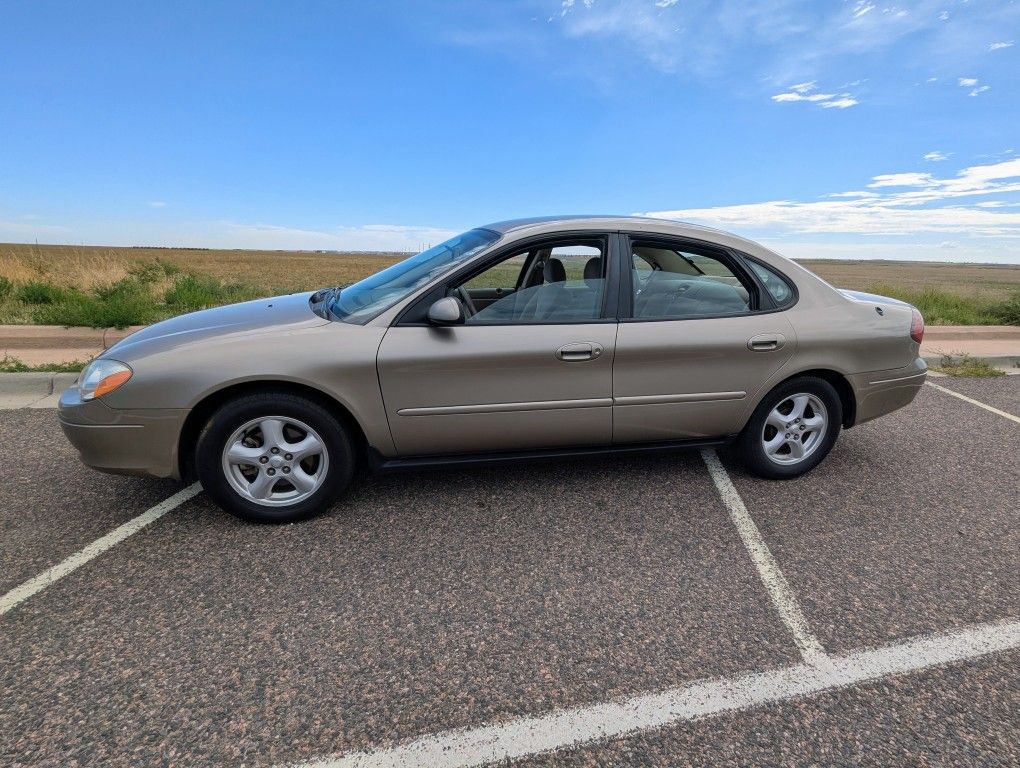 2003 Ford Taurus