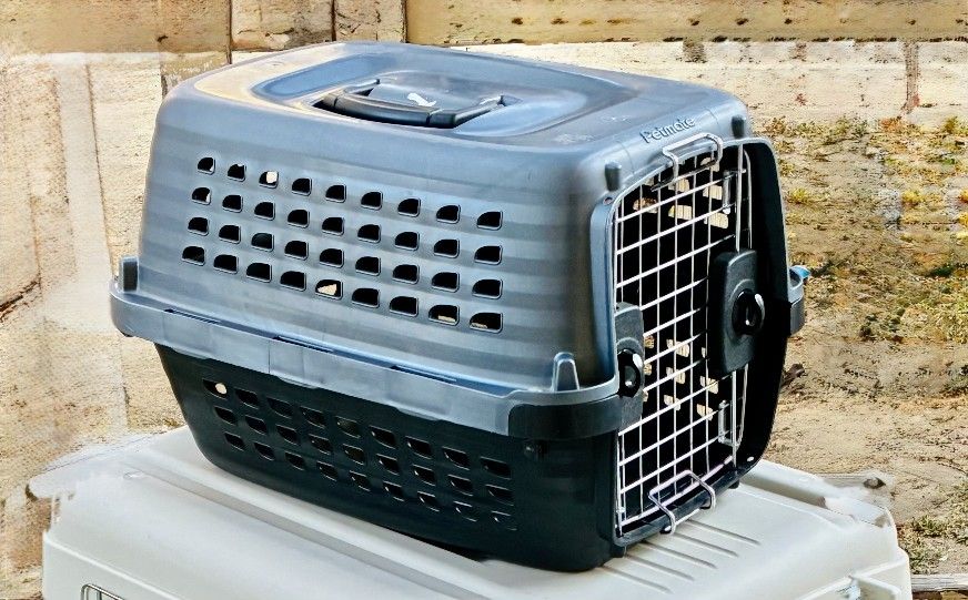 Dog Cat Pet Kennel Airline Approved EXCELLENT