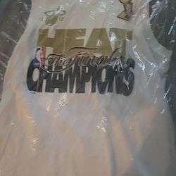 Final championship lebron James jersey size lg