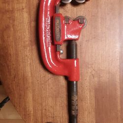RIDGID 42 A FOUR WHEEL 1/2 " TO 2" PIPE CUTTER TOOL