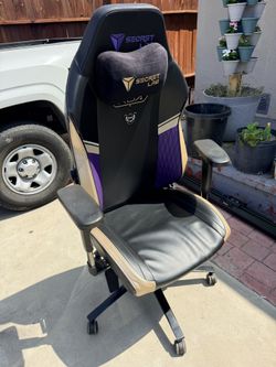 Secret labs Chair