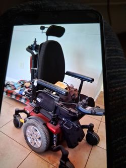2 quantum electric chairs