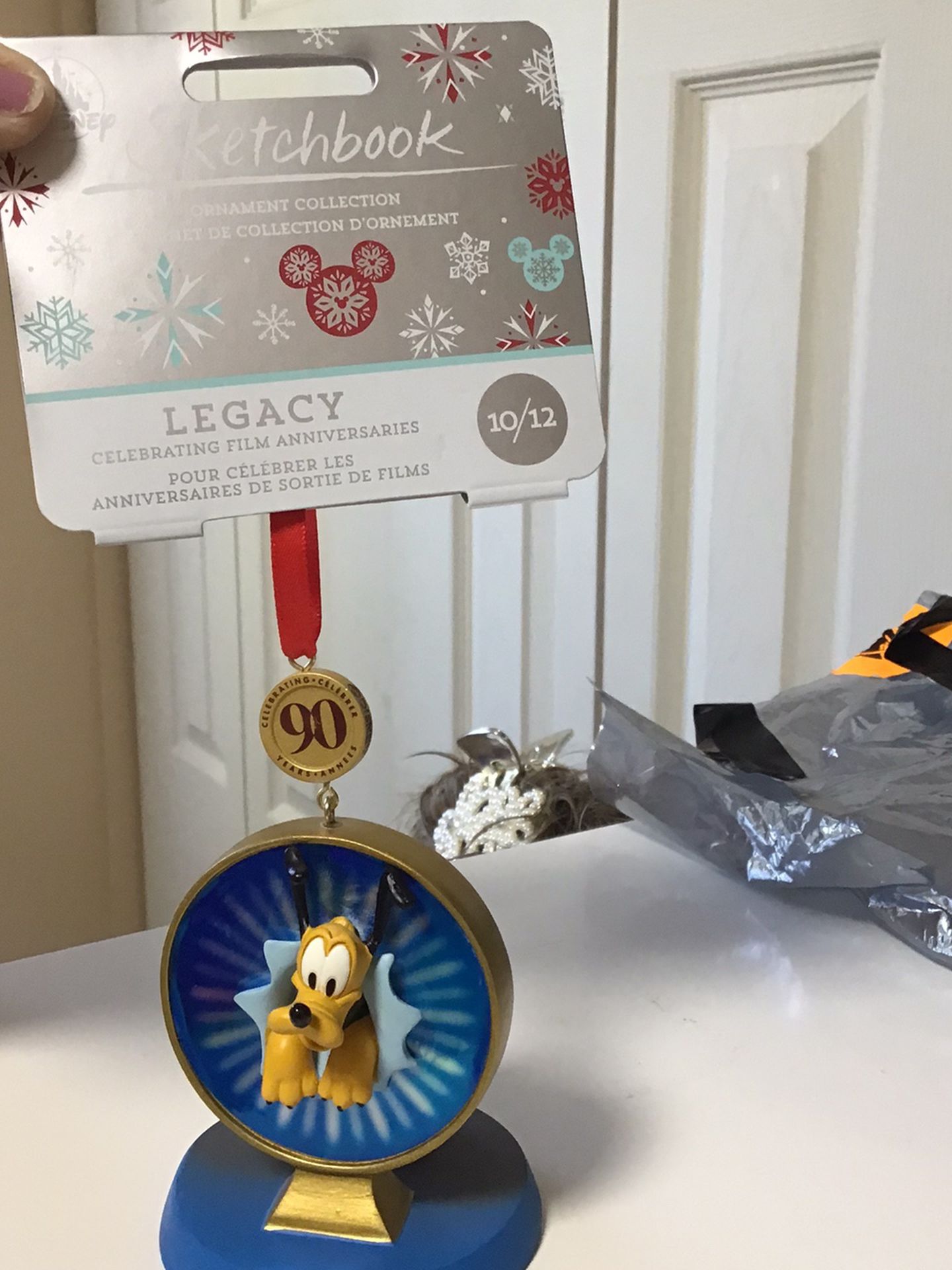 DISNEY ORNAMENT COLLECTION CELEBRATING 90 YEARS PLUTO N E W