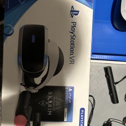 PlayStation 4 VR bundle Includes Only What Is In Photo As Is