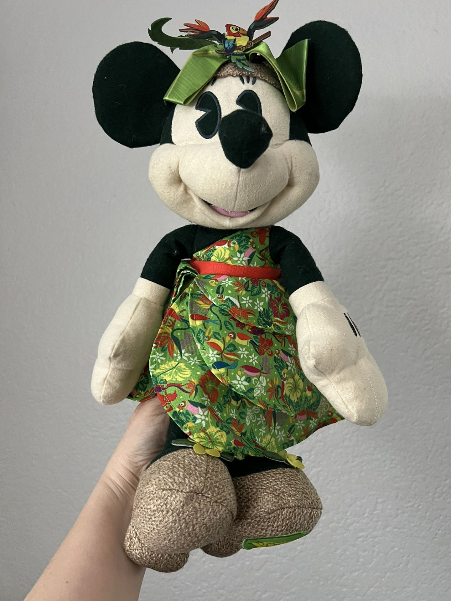 Disney store Shanghai Minnie Mouse the main attraction May plush Tiki Room