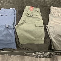 LEVIS CARGO SHORTS