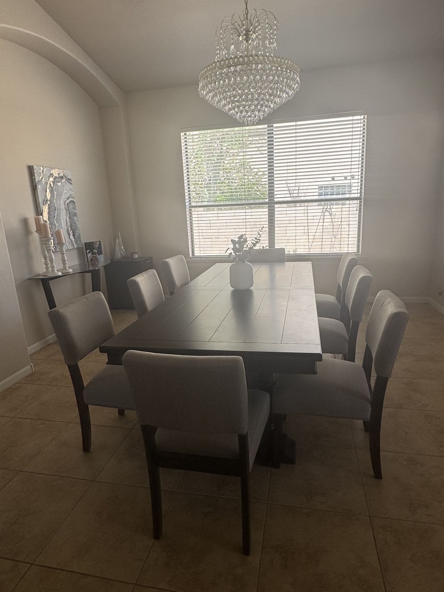 Nice Dining table And chairs. Seats 8.