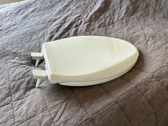 Kohler toilet seat - new