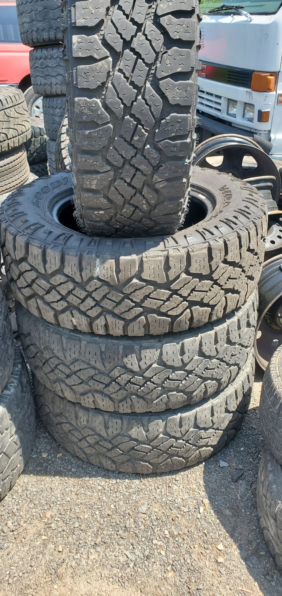 275/65R18