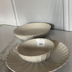 Lenox Scallop Dinnerware – New in Box – 12-pc $130 / 24-pc $240