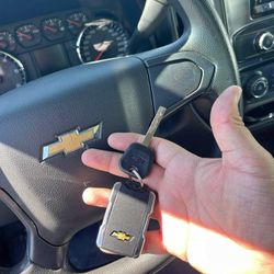 Disponemos de llaves y llaveros para la mayoría de autos y camionetas, listos para combinar con su vehículo. El precio de una llave varía según el mod