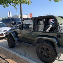 2010 Jeep Wrangler Sahara Manual$14000