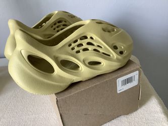 Yeezy Foam Runner ‘Sulfur’