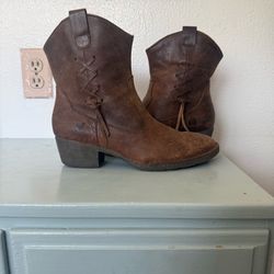Born boots