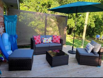 Full Patio Set with Table & Cushions