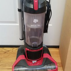 NEW cond  HOOVER VACUUM CLEANER WITH ATTACHMENTS  , AMAZING POWER  , WORKS EXCELLENT  , IN THE BOX 