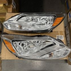 Headlights For 2016 To 2018 Ford Focus; Chrome Housing With Amber Corners./ Luces Cromadas 