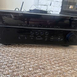 Yamaha RX v685 AV Receiver 