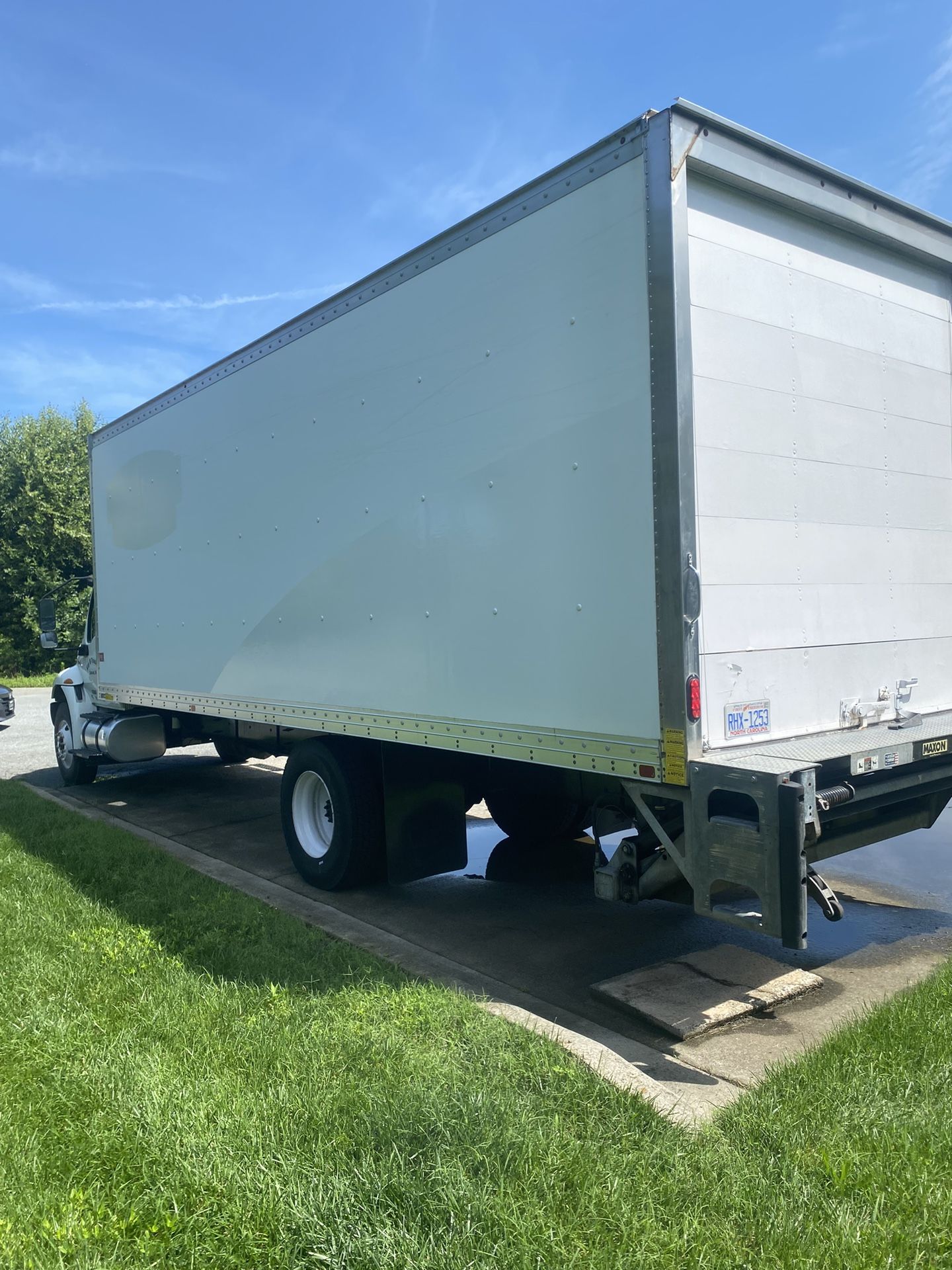 2022 International Box Truck 26 Foot