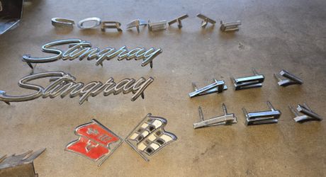 Lot of parts for Corvette Stingray-See ALL pics-64th St & Bell