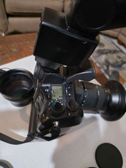 Olympus Camedia E-20N camera W/accessories