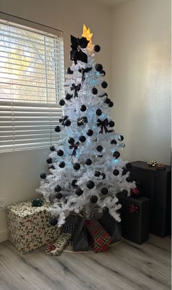 Have 2 Christmas trees