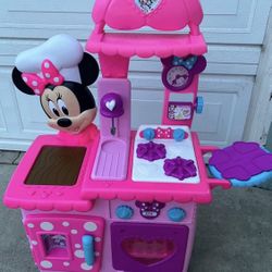 Minnie Mouse Kitchen As is