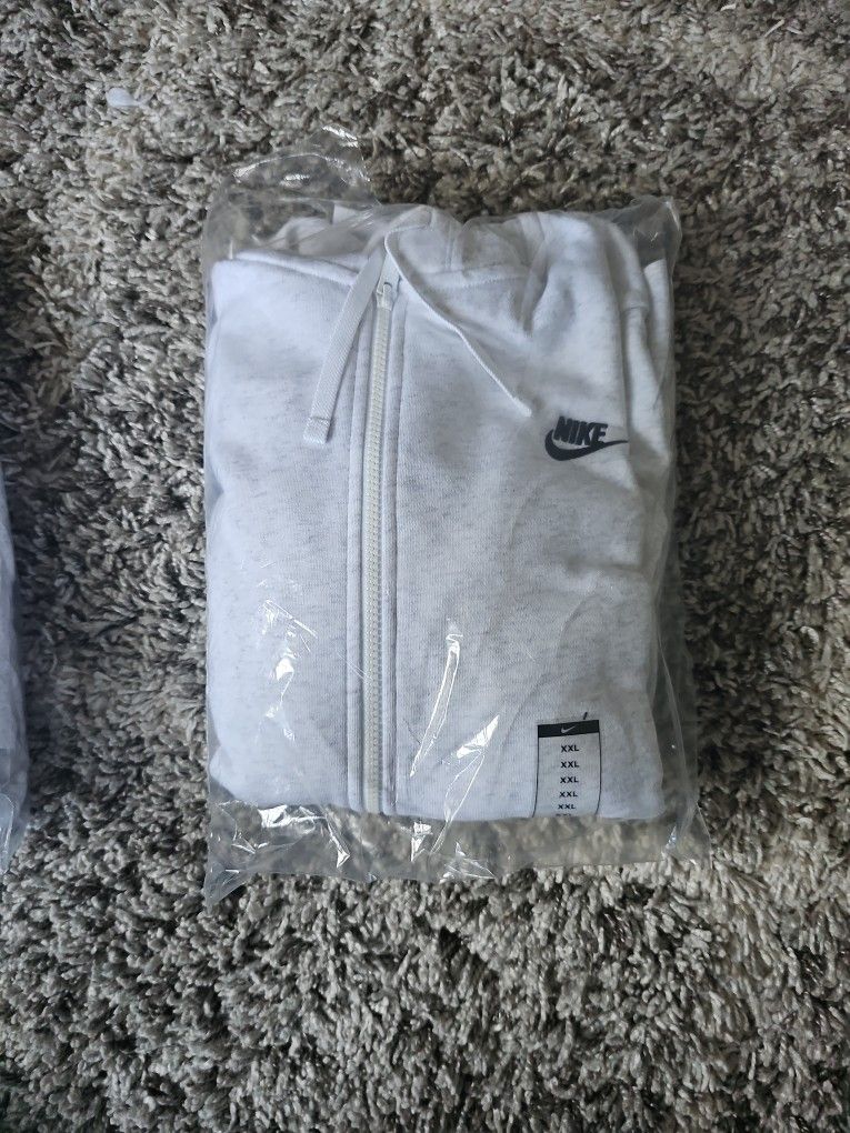 Nike Fleece Jacket And Sweats