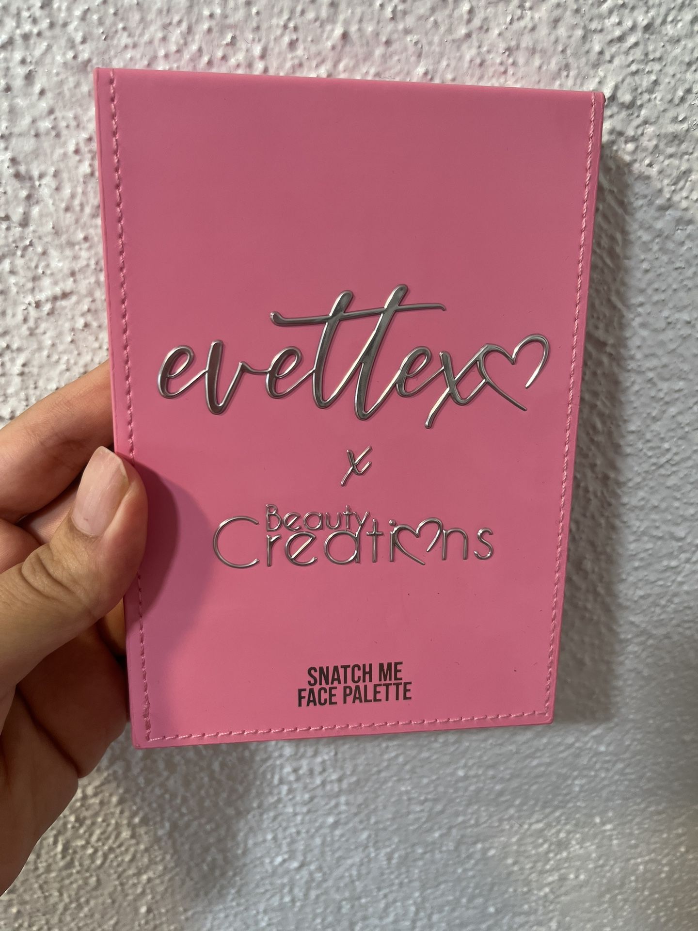 Beauty Creations x Evette Exo Face Palette